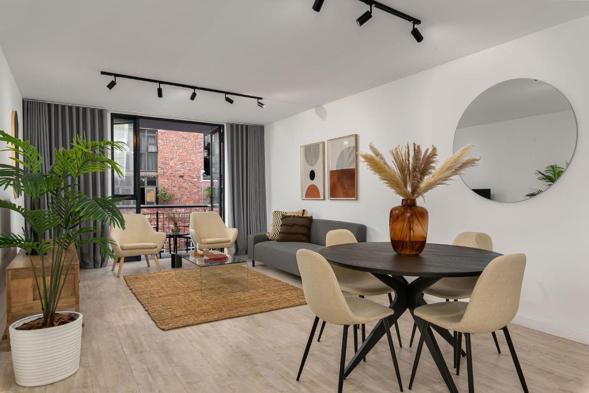Greenwich Apartment