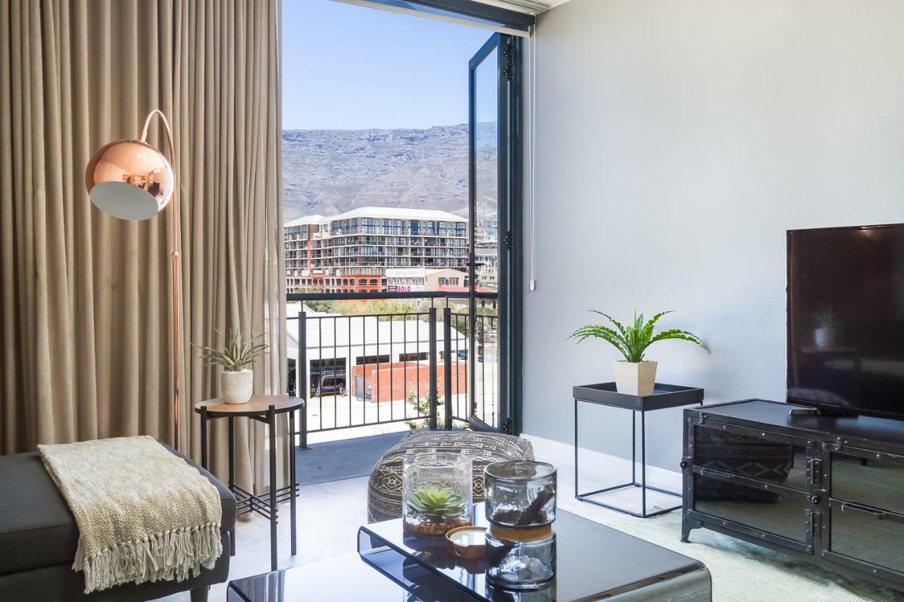 Greenwich Apartment