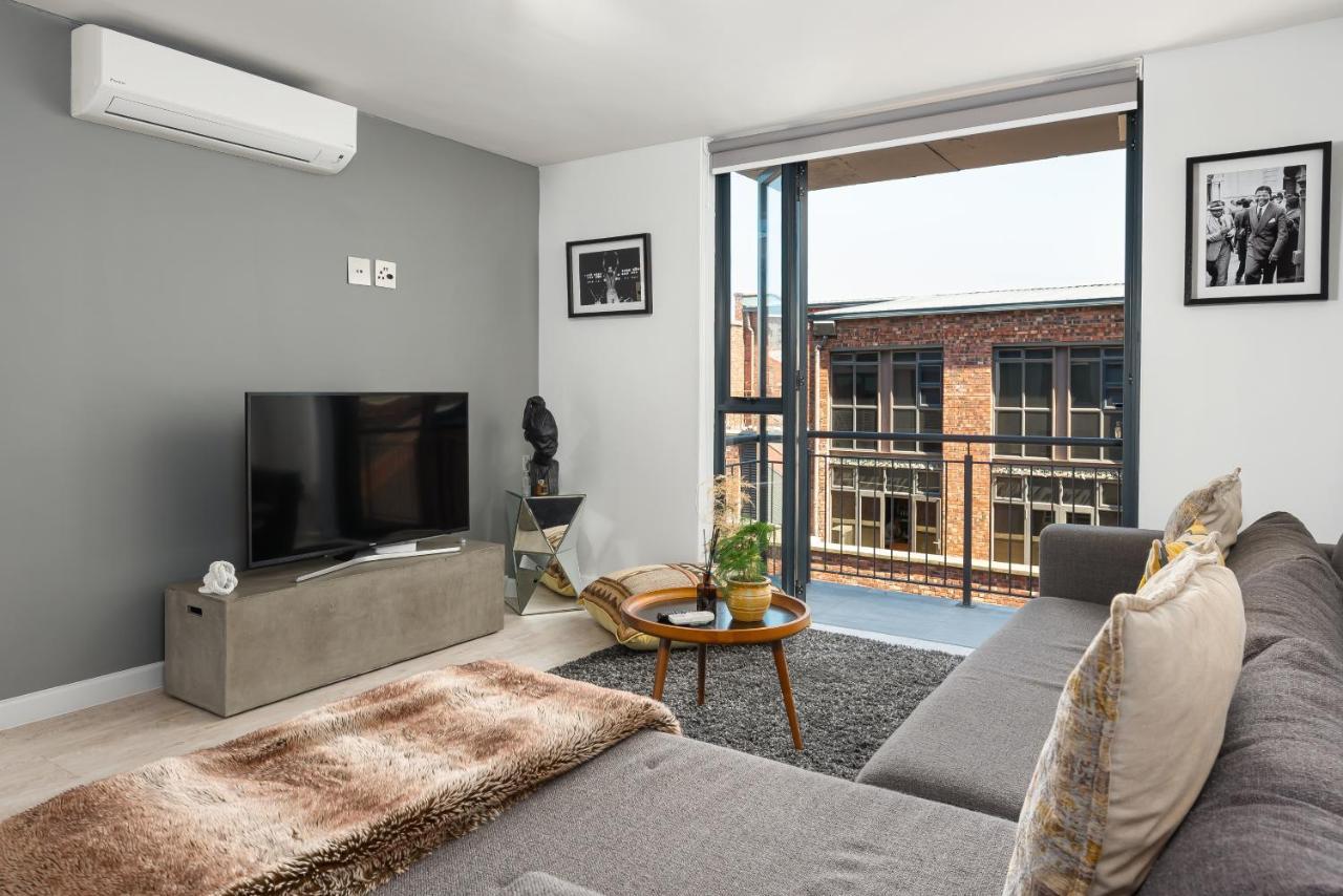 Greenwich Apartment